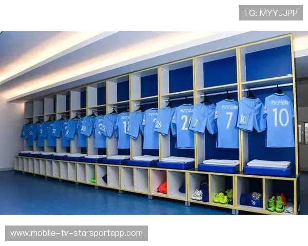 中国足球球队更衣室文化建设对士气影响分析，足球更衣室管理